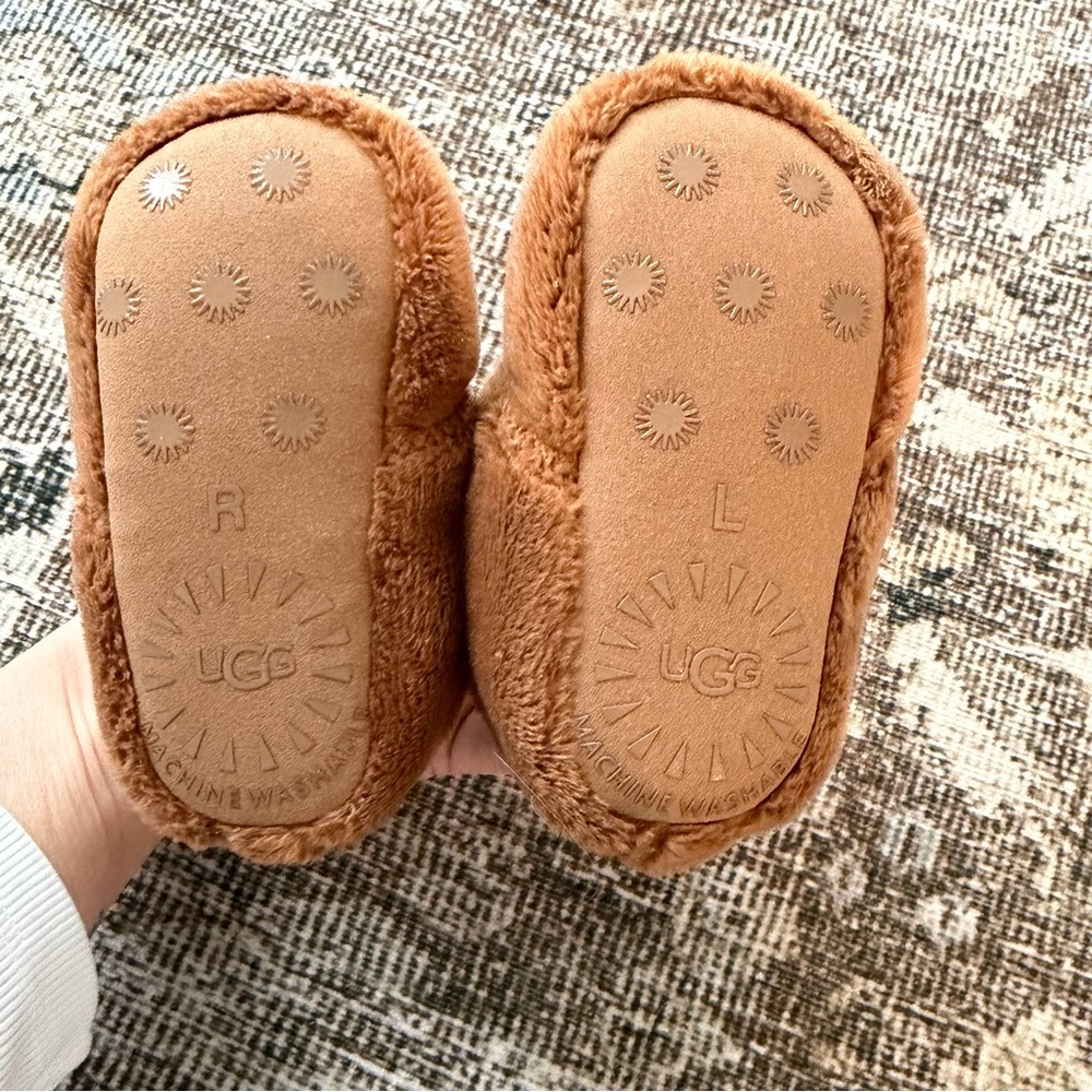 Baby Ugg Bixbee Chesnut Infant Booties Size 2/3T- NWOT - Picture 5 of 8